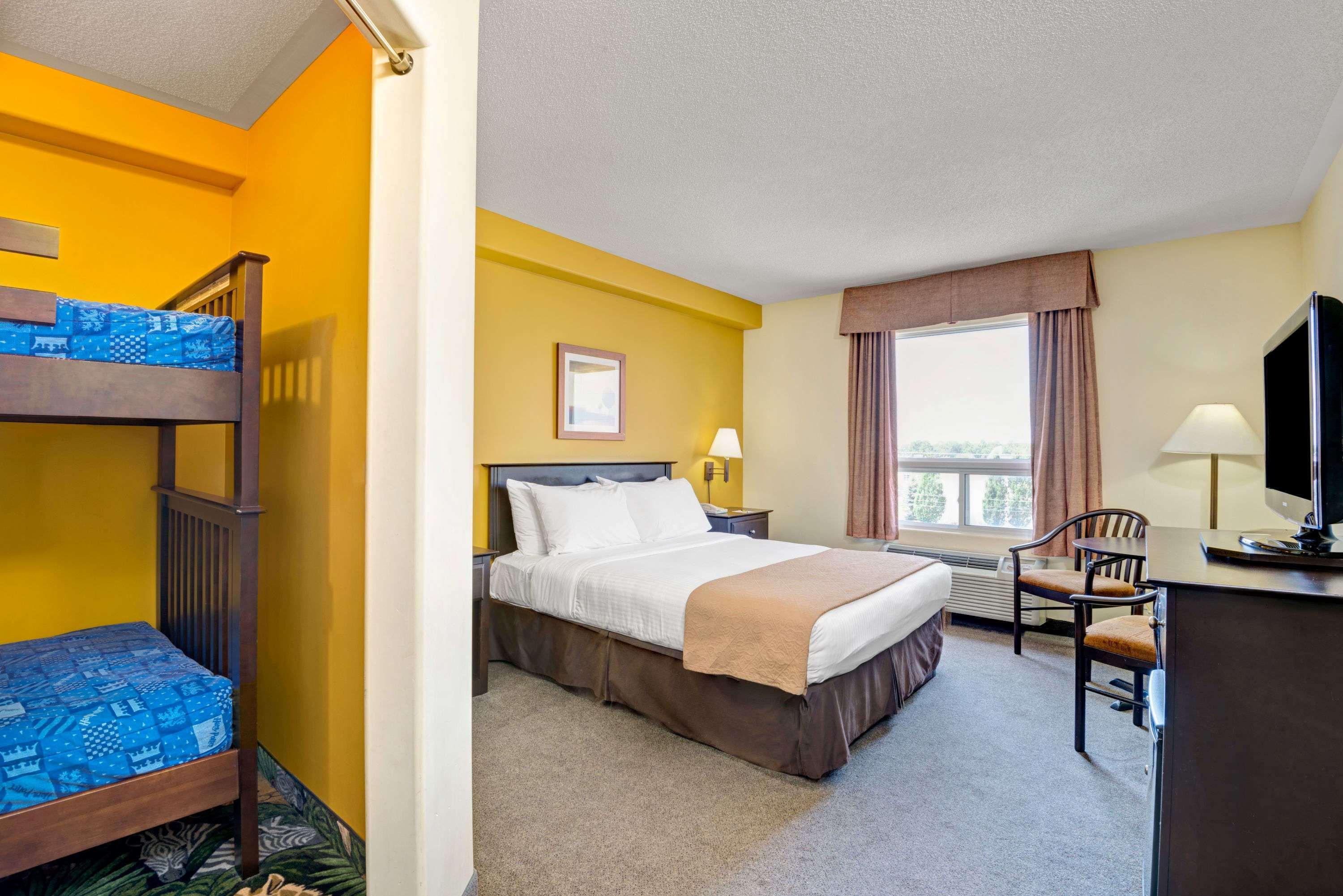 Hotel Super 8 By Wyndham Barrie South Esterno foto