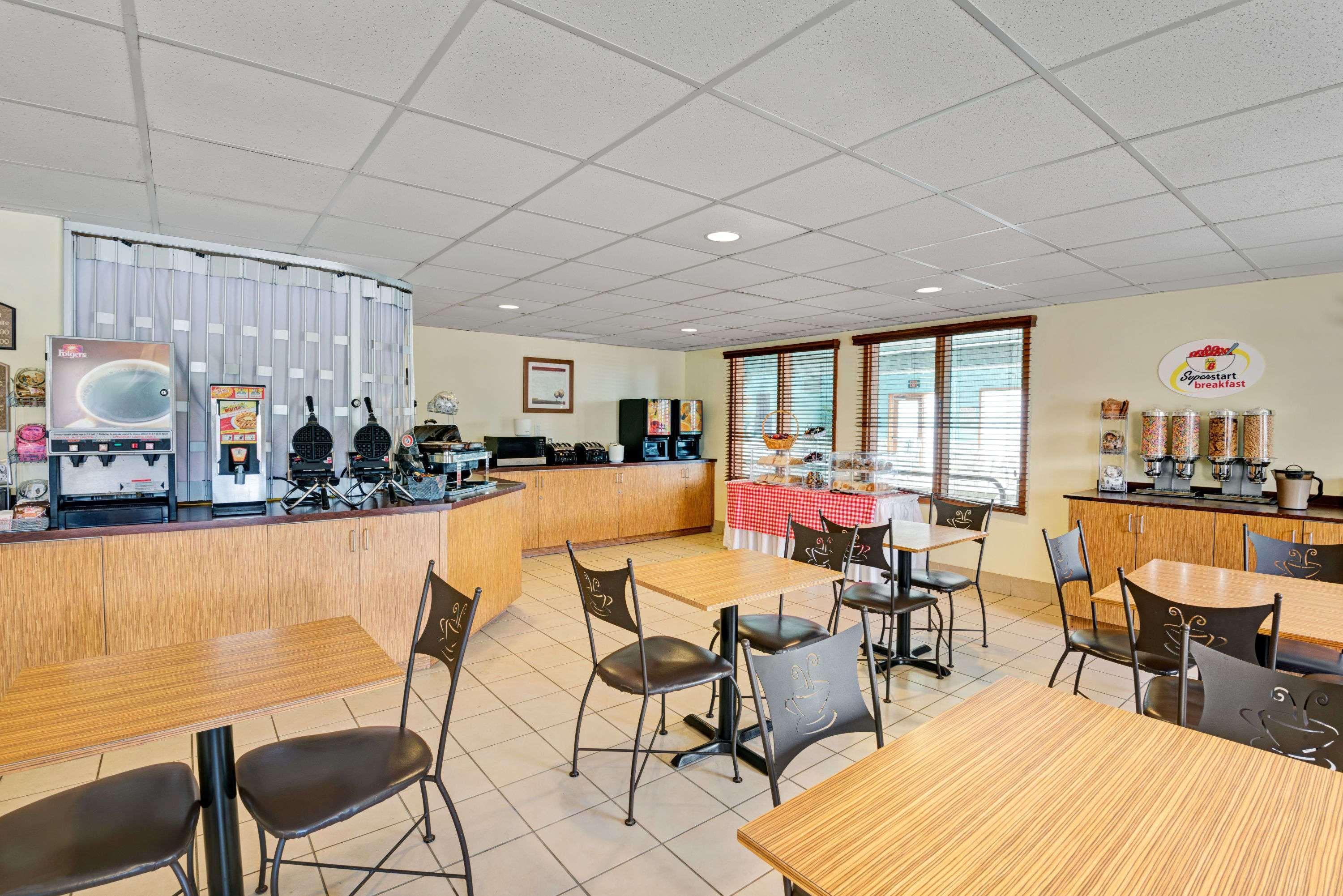 Hotel Super 8 By Wyndham Barrie South Esterno foto