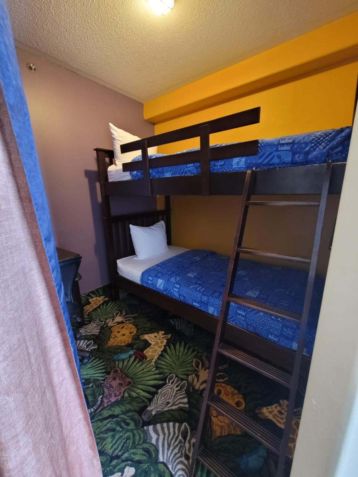 Hotel Super 8 By Wyndham Barrie South Esterno foto