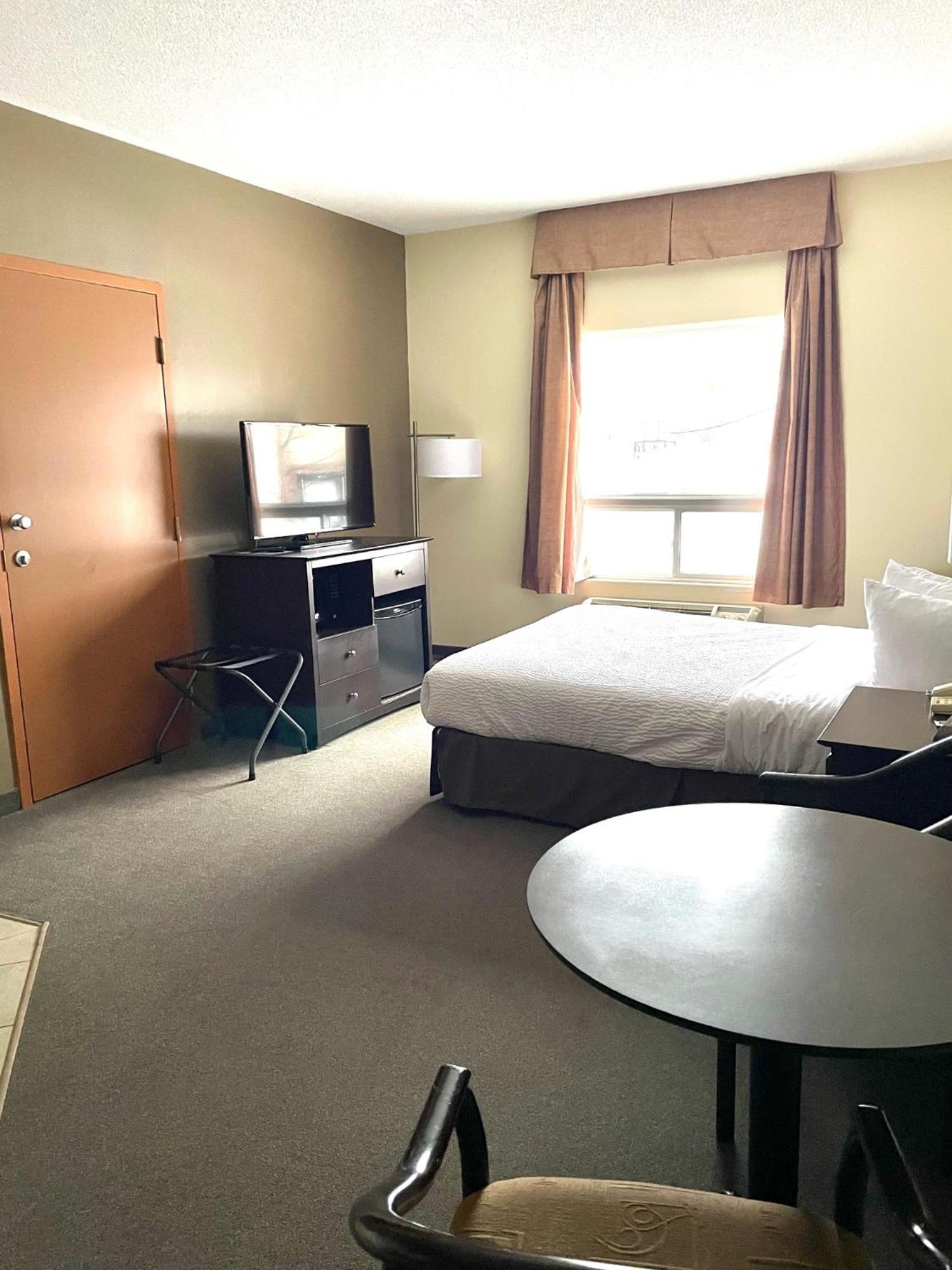 Hotel Super 8 By Wyndham Barrie South Esterno foto