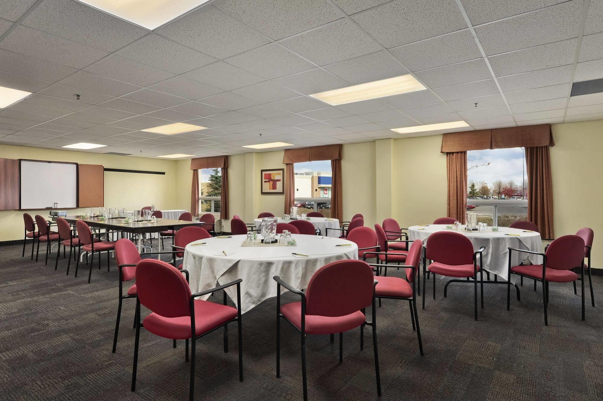 Hotel Super 8 By Wyndham Barrie South Esterno foto