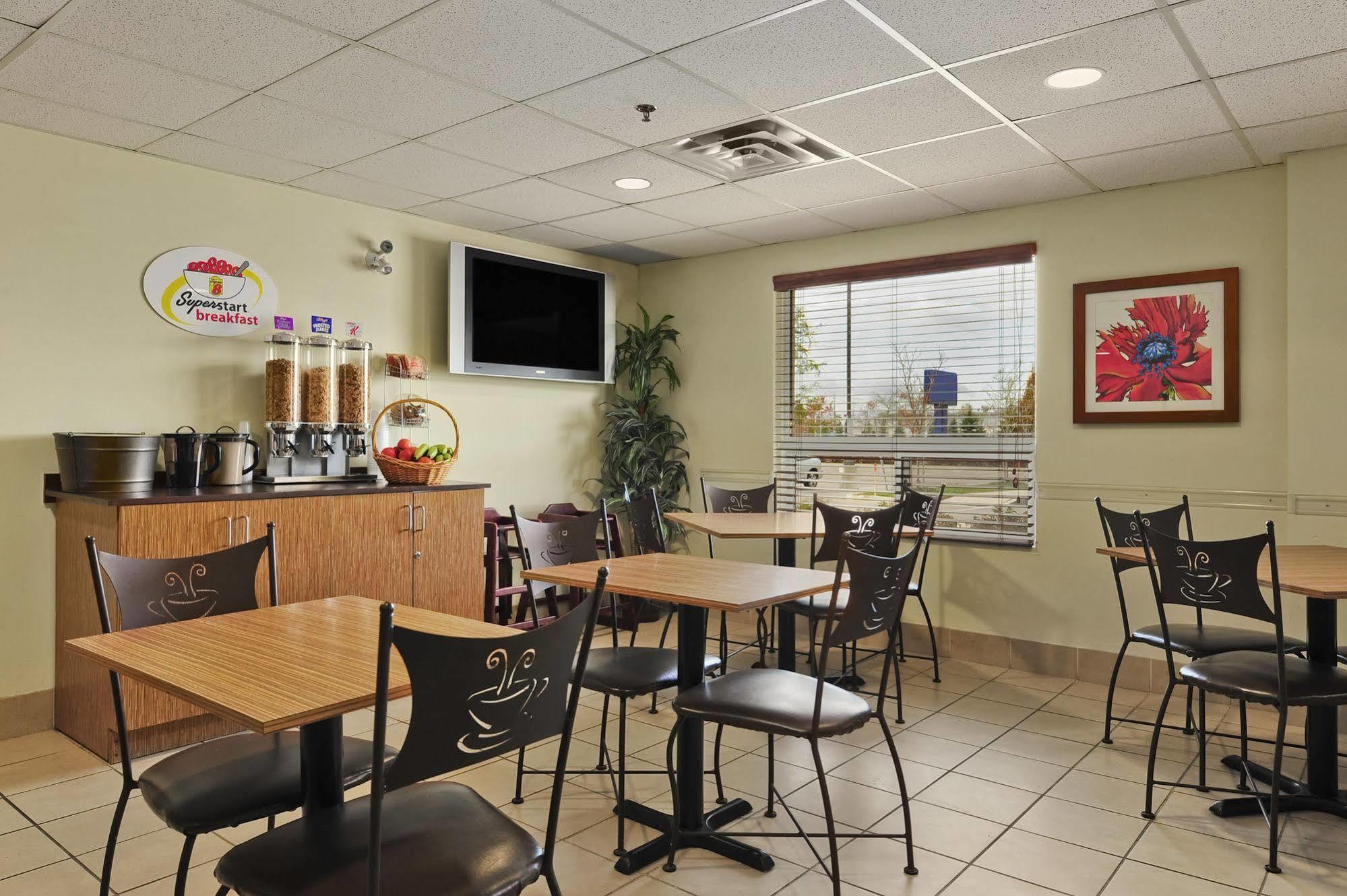Hotel Super 8 By Wyndham Barrie South Esterno foto