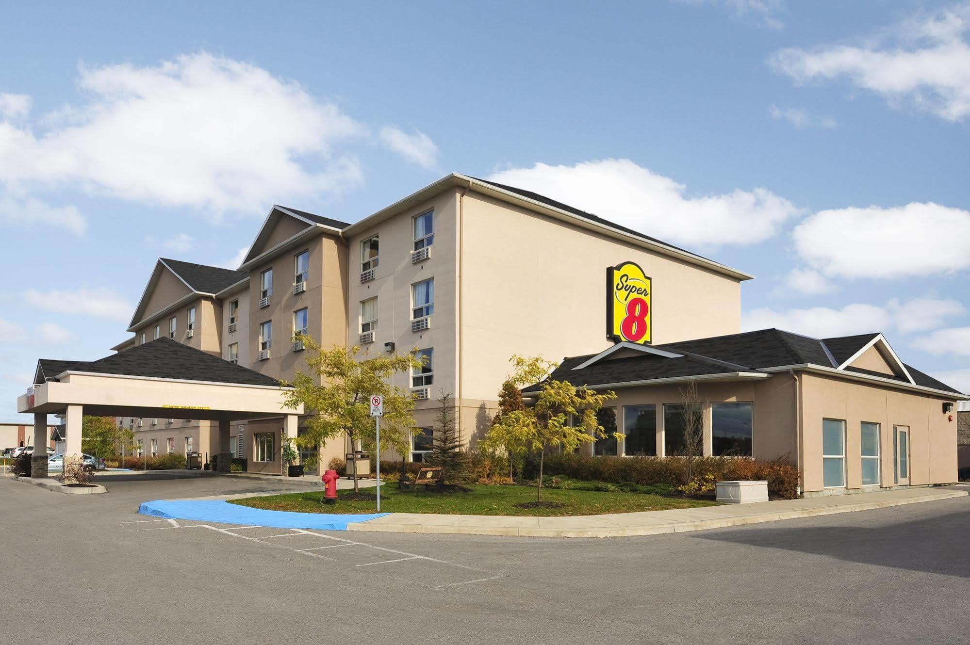 Hotel Super 8 By Wyndham Barrie South Esterno foto